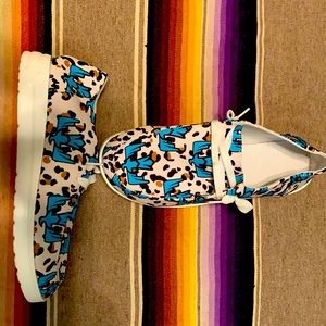 Thunderbird slip ons